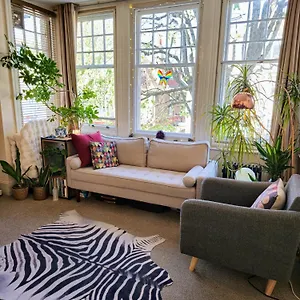 https://its-hove-actually.brighton-hotels-england.com